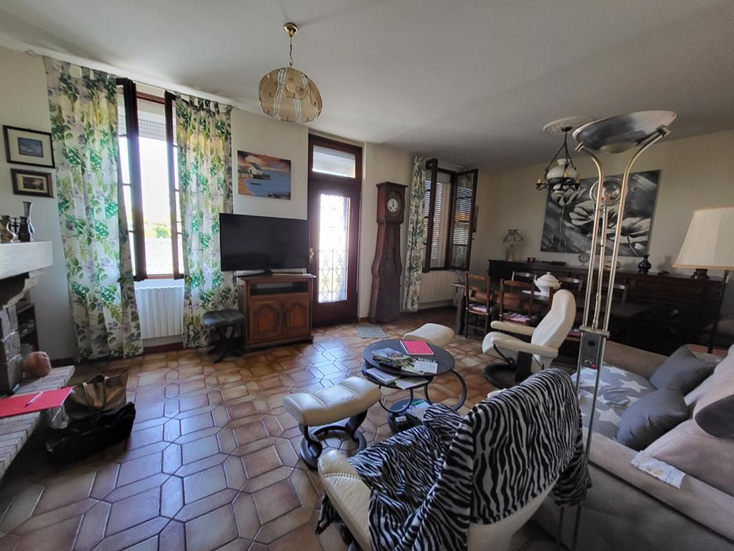 Maison  Mussidan 6 pièces 163 m2 avec appartement indépendant grand terrain