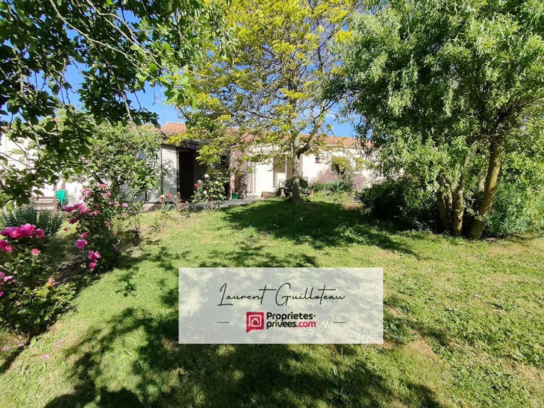 Maison Secteur St Laurent sur Sèvre  6 pièces 146 m2