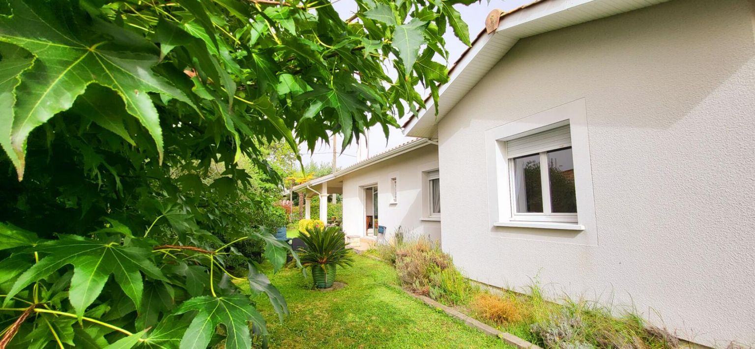 BASSIN D'ARCACHON - VILLA PLAIN PIED - 4 CH - TERRAIN 905 M²