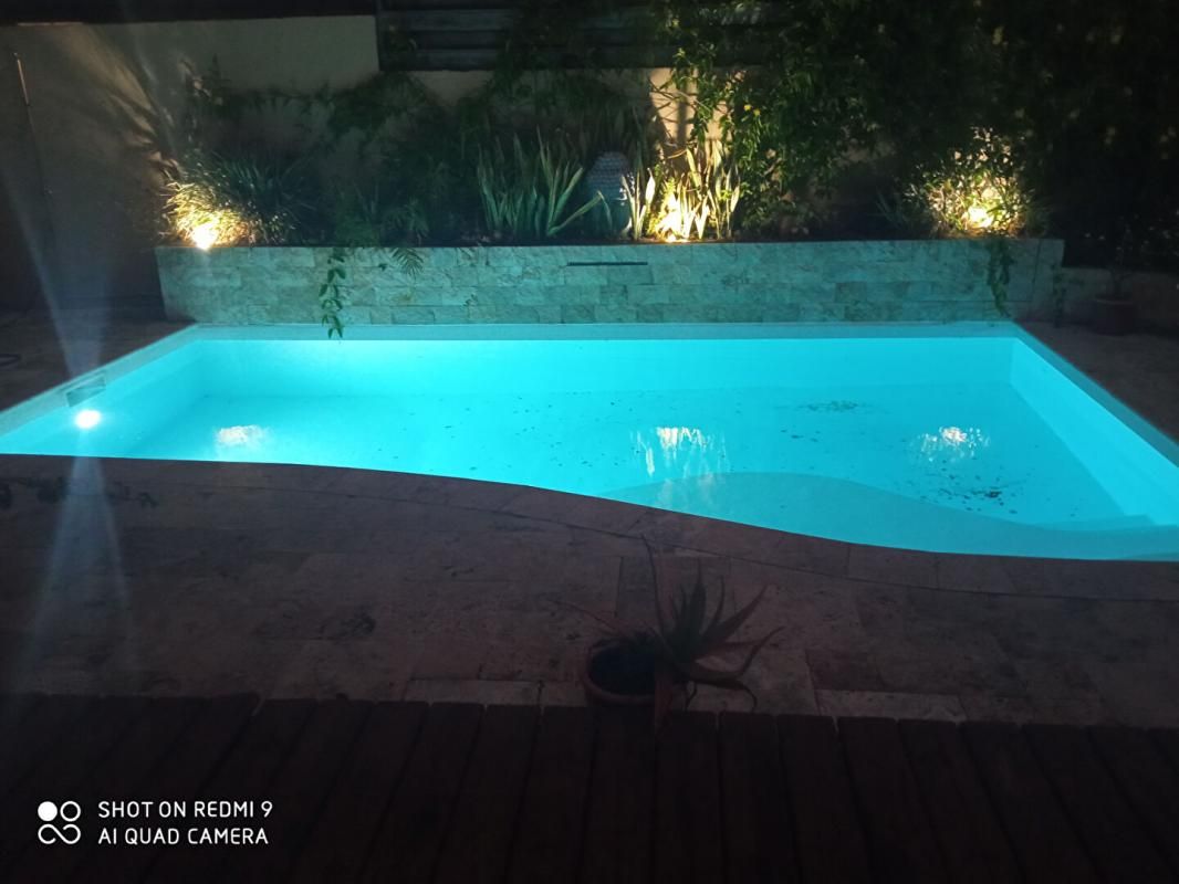 Belle villa de 270 m² sur un terrain de 566 m² située à La Possession