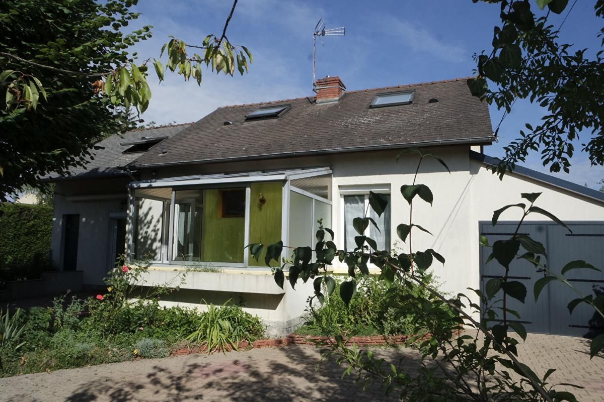 BOURGES MAISON DE 130M² 6 PIECES GARAGE JARDIN
