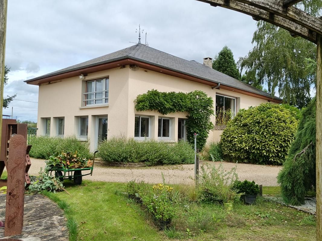 Maison 4 ou 6  chambres, sur plus de 13000 m²