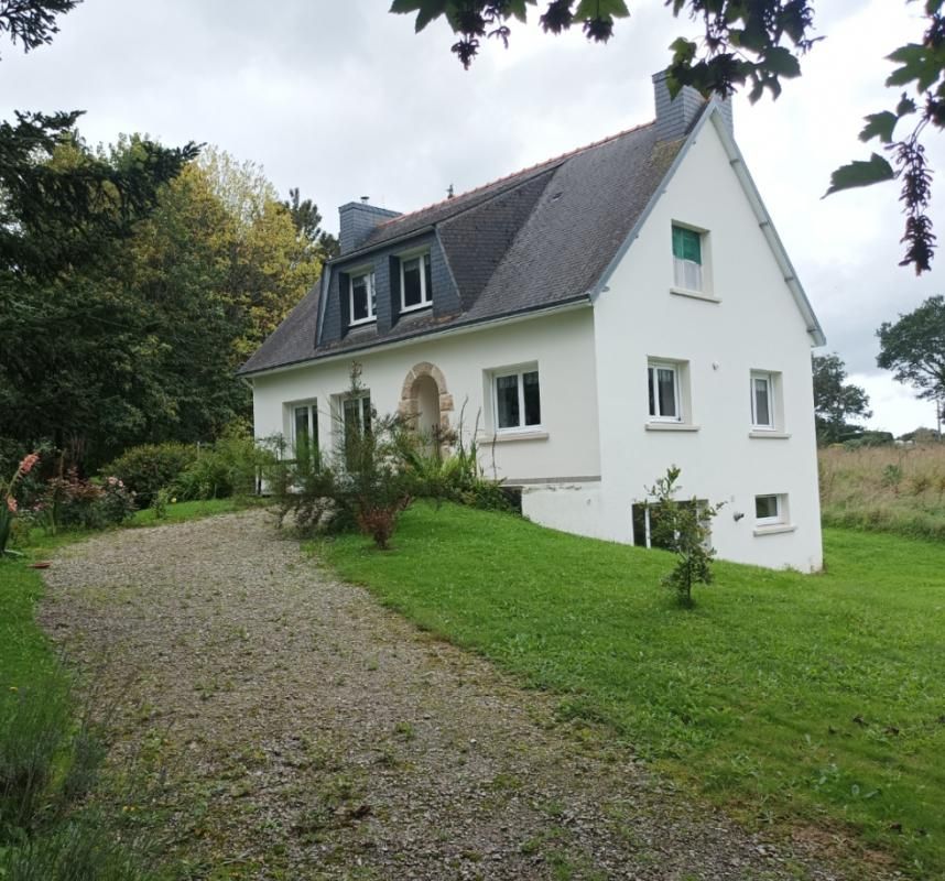 29530 Collorec maison tout confort 4 chambres dont 1 en Rez-de-chaussée sous sol  8300 m²