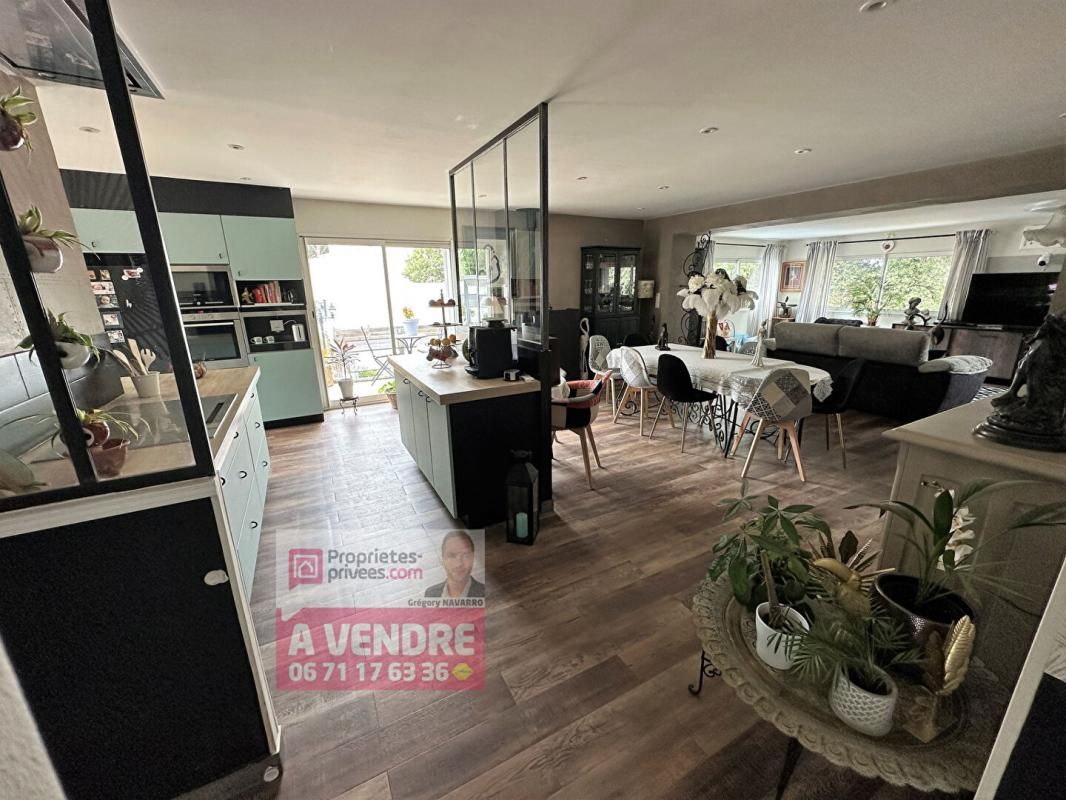 Villa Saint Aunes 200 m2 avec piscine et Appartement T3