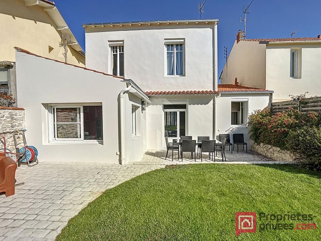 Maison de ville - La Rochelle Quartier JERICHO (3 chambres+1 bureau) 120 m2 - parcelle 295m2