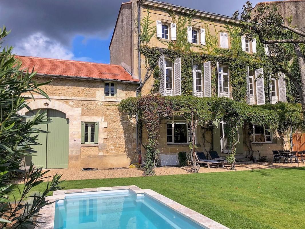 24100  Belle Maison de Maître en plein centre Bergerac