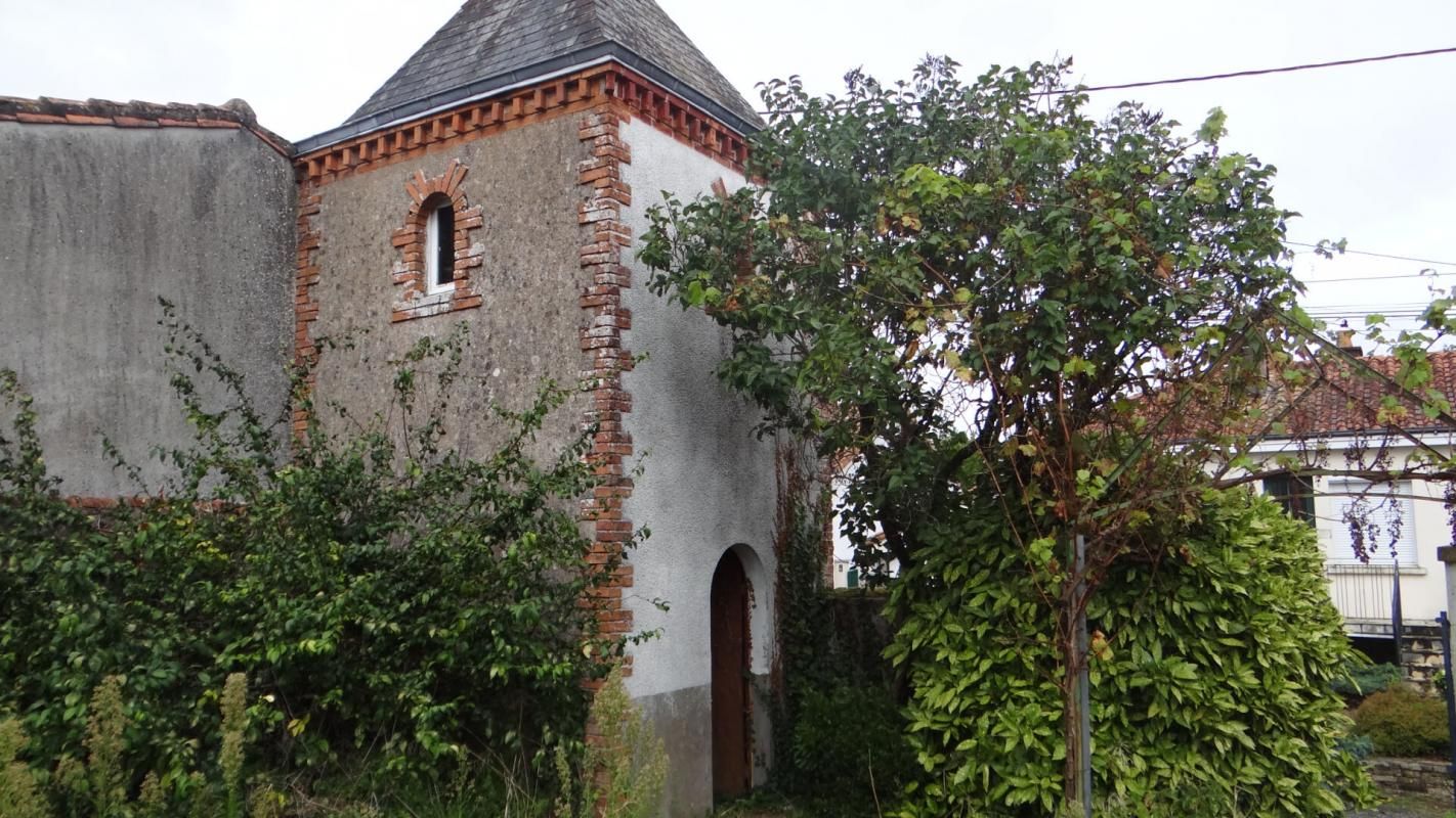 Vallet Terrain de 318 M² avec possibilité d'y construire un pavillon de 118 M²T (type T5)