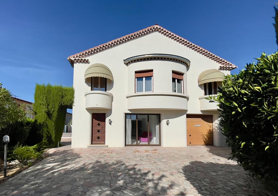 Villa avec piscine et garage - 460 000 euros - Béziers