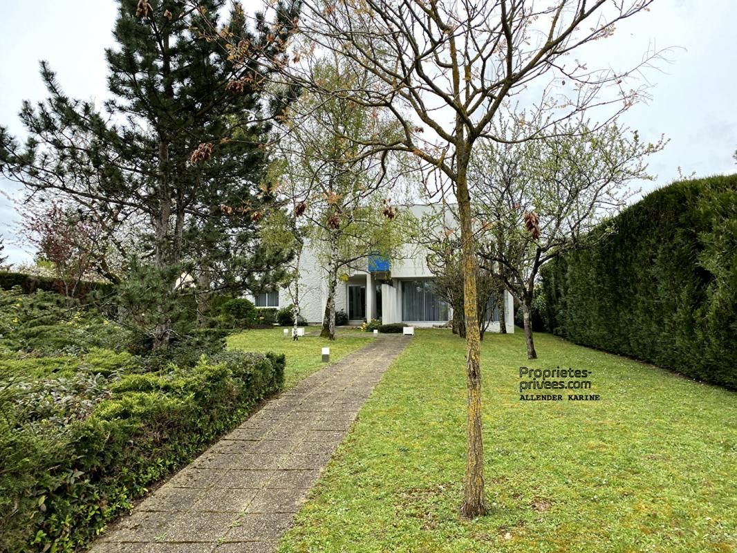 Maison Sens 9 pièce(s) 240 m2