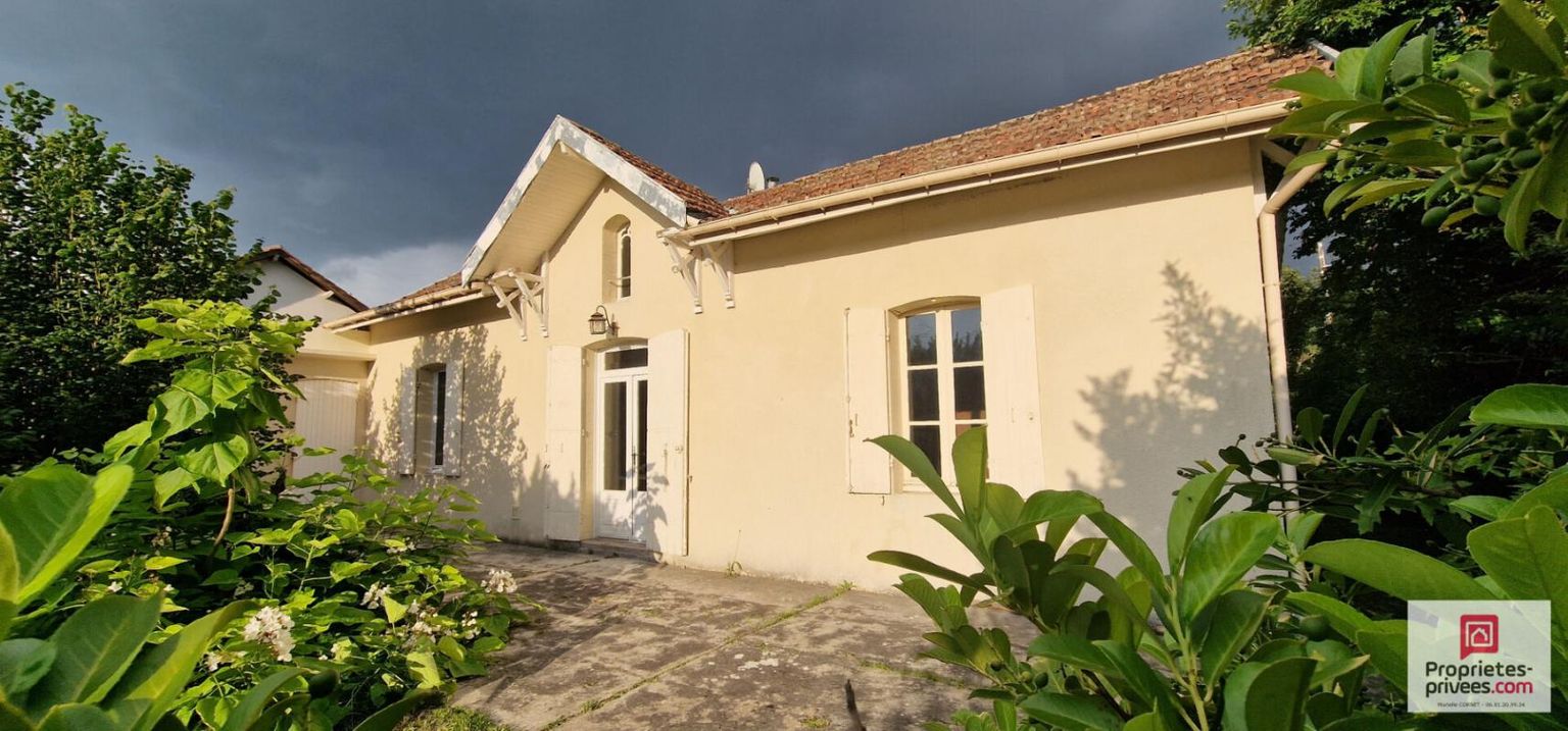 Maison plain-pied, 6 pièces, garage sur 916m² de terrain