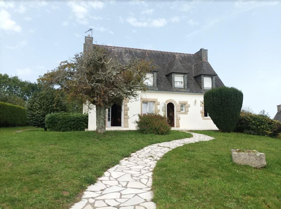 29520 maison familiale 4 chambres proche toutes commodités quartier résidentiel  au calme