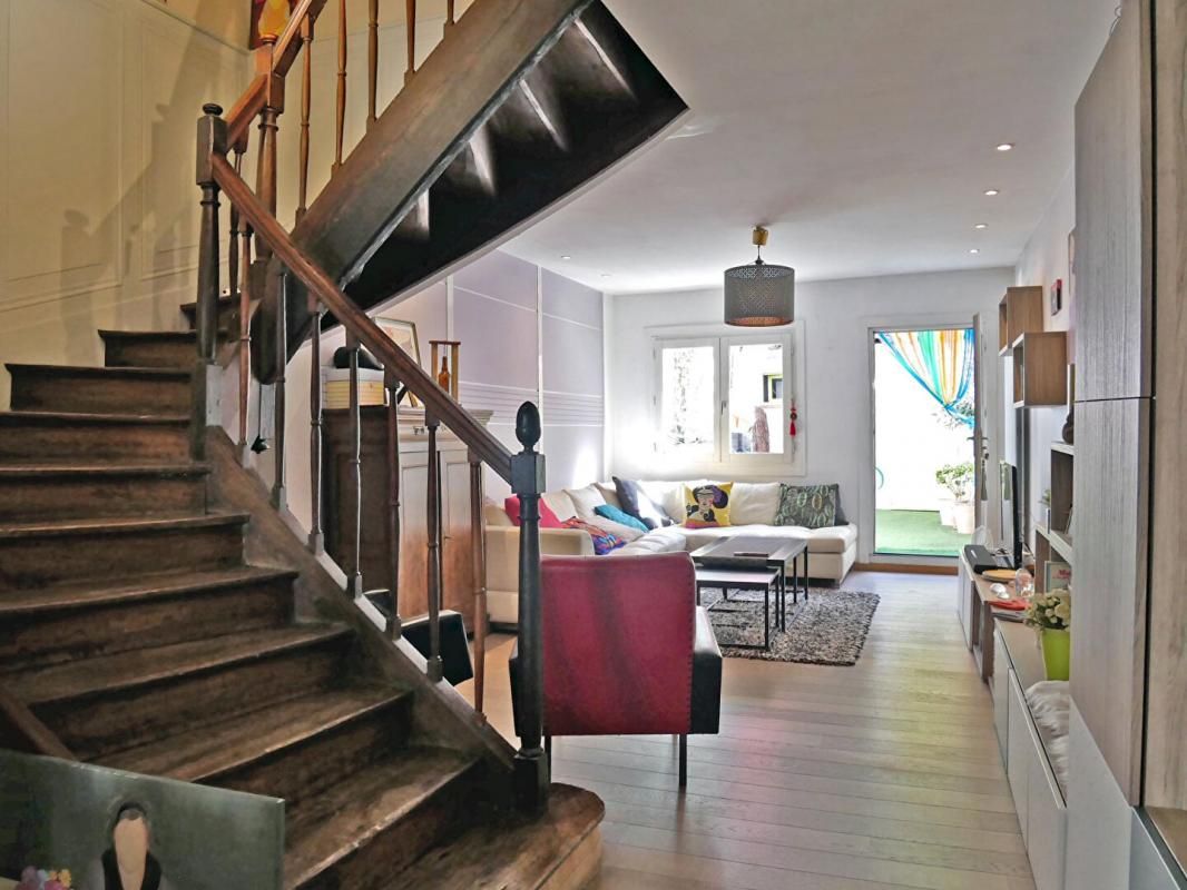 Centre-ville, maison ancienne de 123 m² avec cour