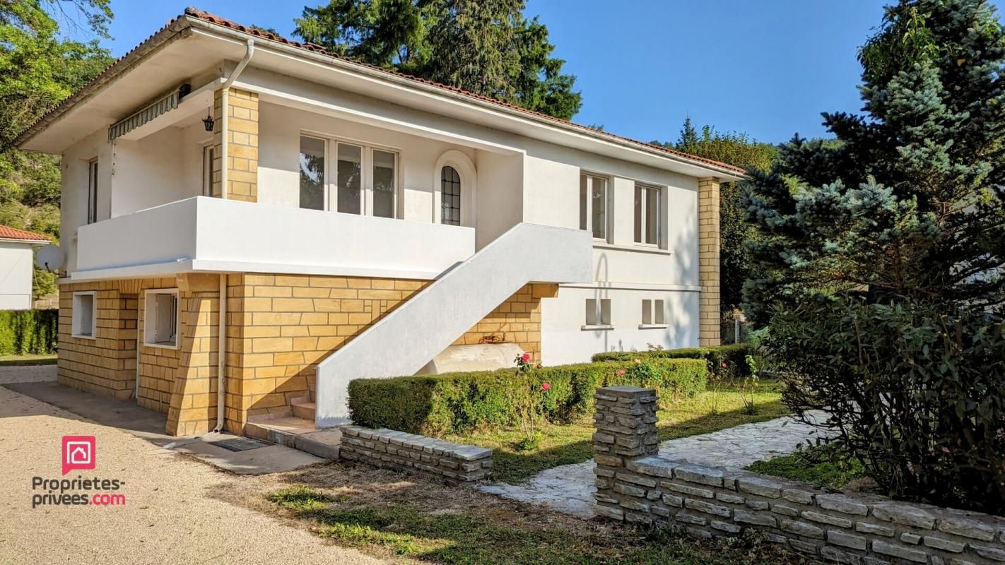 SAUVETERRE-LA-LEMANCE Maison avec jardin arboré et 2 garages 1