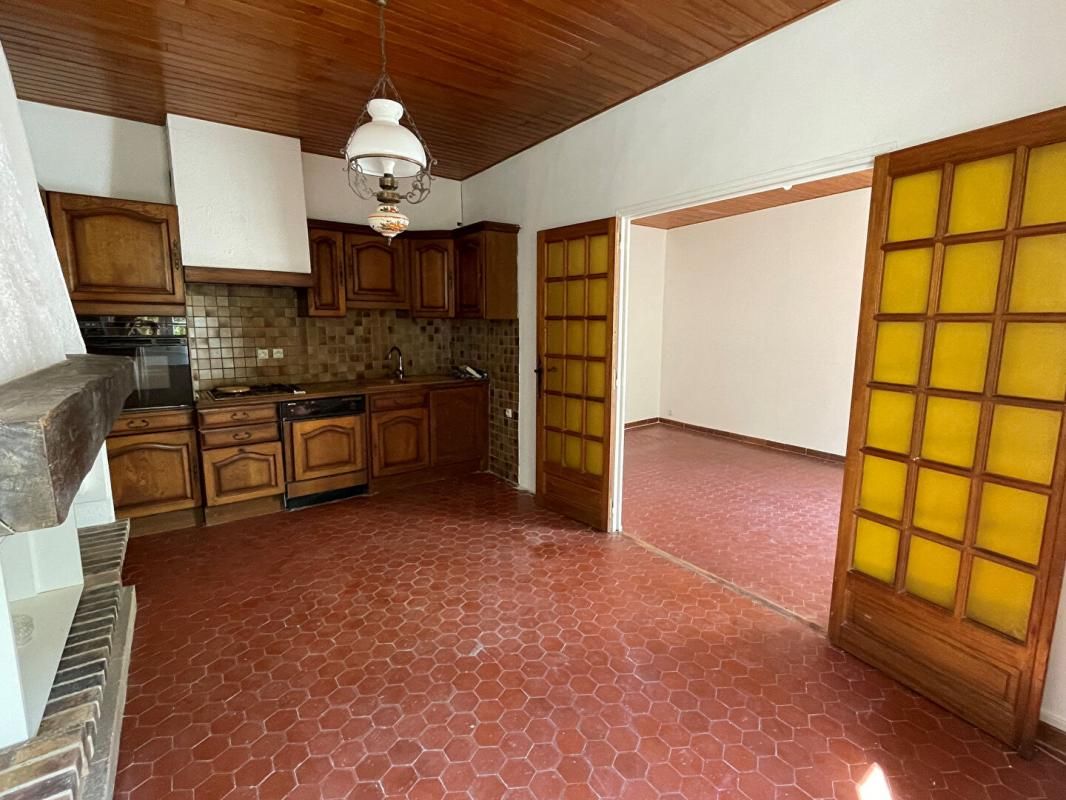 AUBAGNE Exclusivité, Aubagne hyper centre, appartement traversant de type 3 3