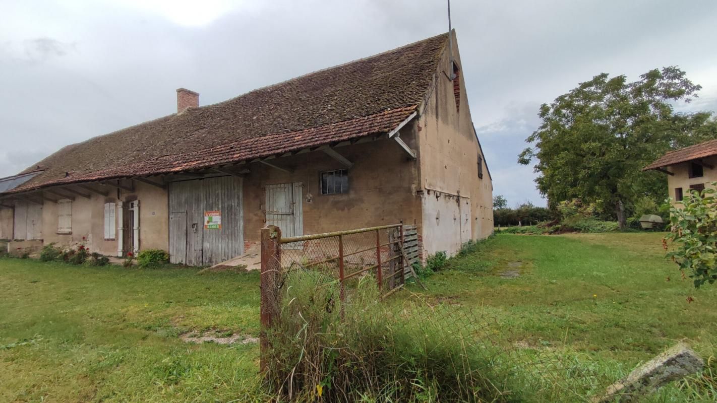 Corps de ferme avec 6600m² terrain