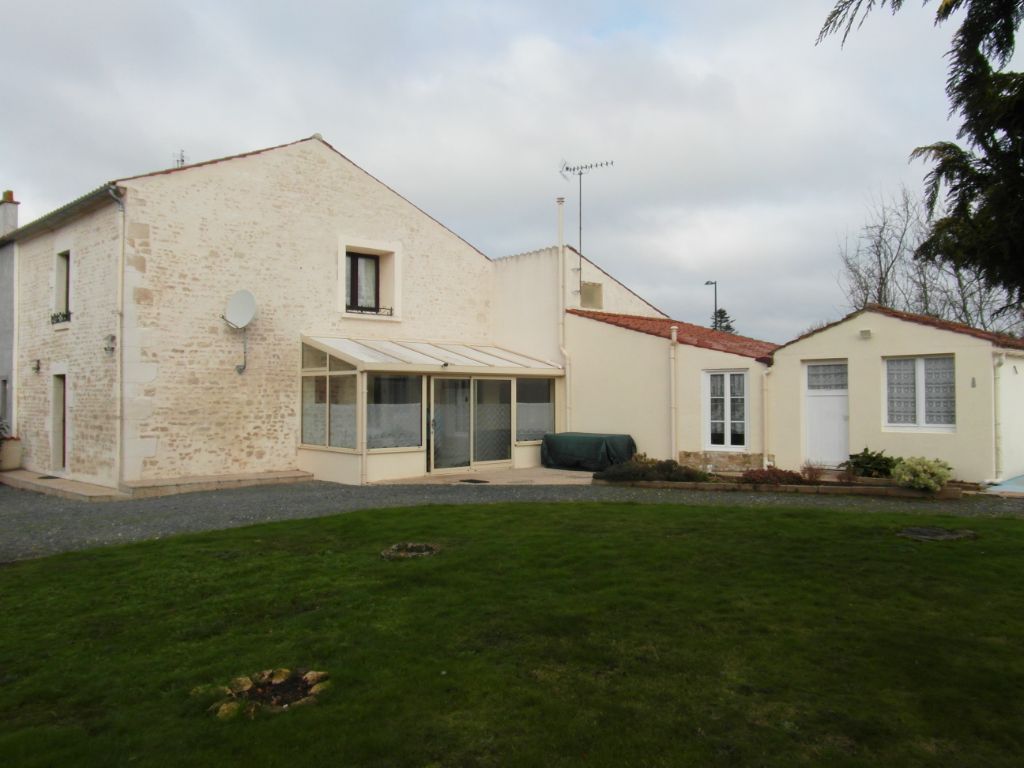 Maison Petosse 5 pièce(s) 172 m2