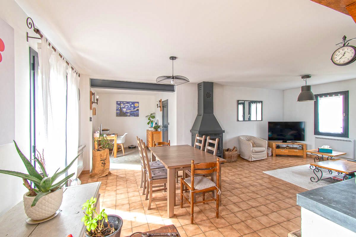 SAINT-HILAIRE-DE-COURT Maison Saint Hilaire De Court 6 pièce(s) 128 m2 2
