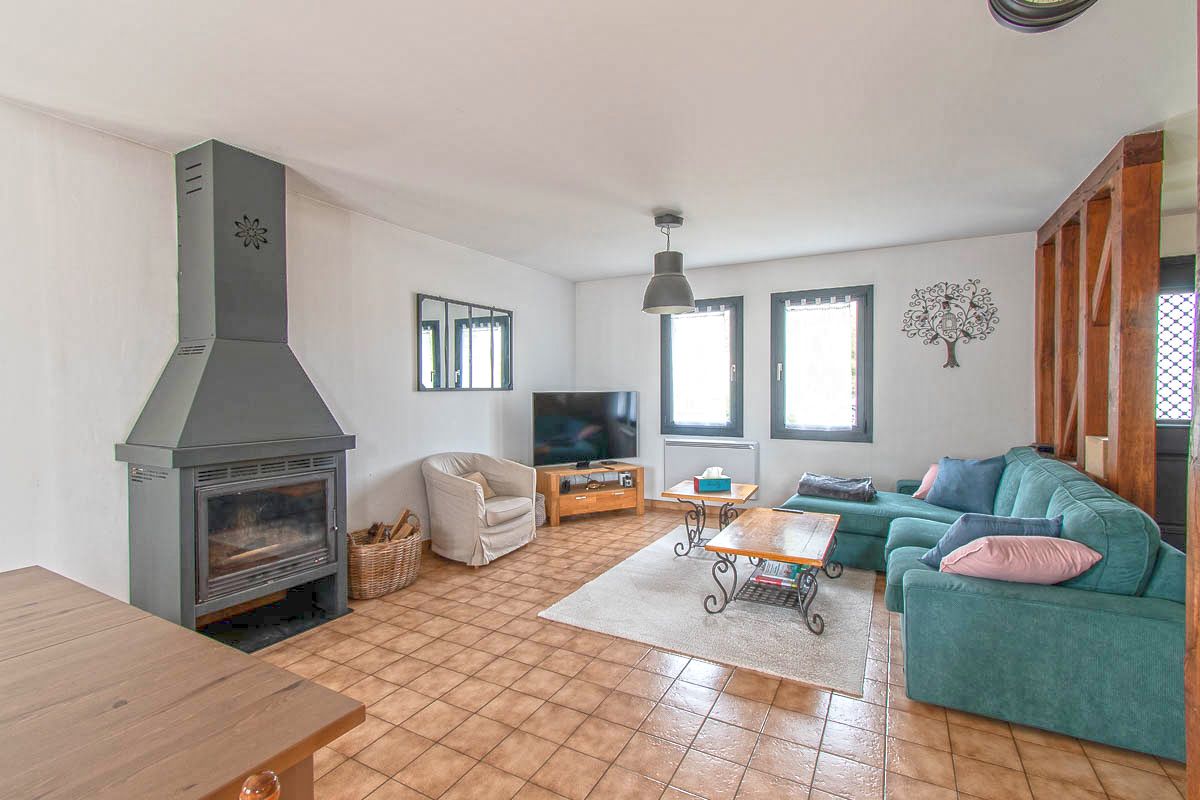 SAINT-HILAIRE-DE-COURT Maison Saint Hilaire De Court 6 pièce(s) 128 m2 3