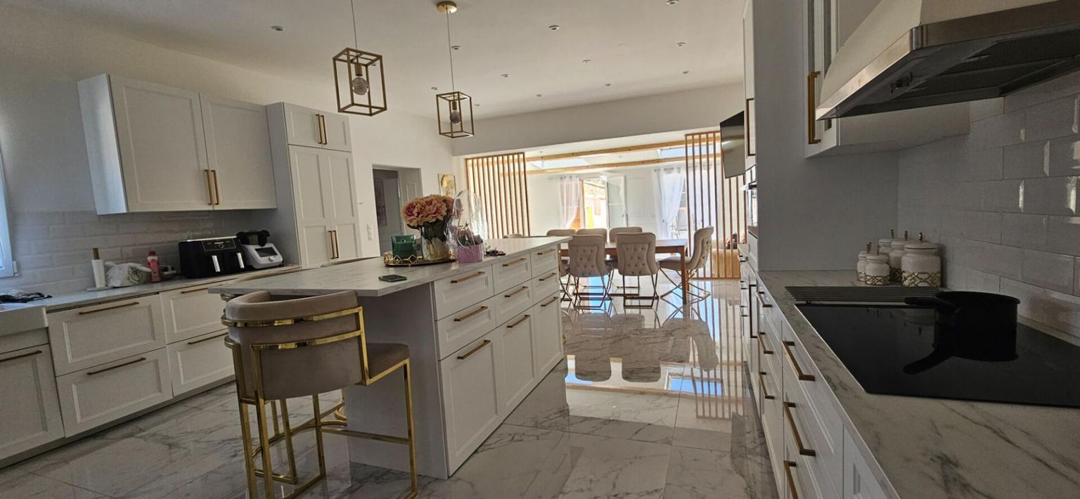 EXCLUSIVITE -  VILLA DOMINANTE T6- PROCHE DES 4 CHEMINS DES ROUTES