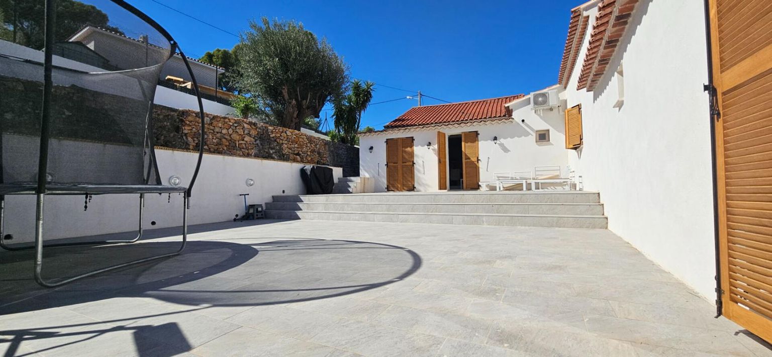 EXCLUSIVITE - VILLA DOMINANTE T6- PROCHE DES 4 CHEMINS DES ROUTES