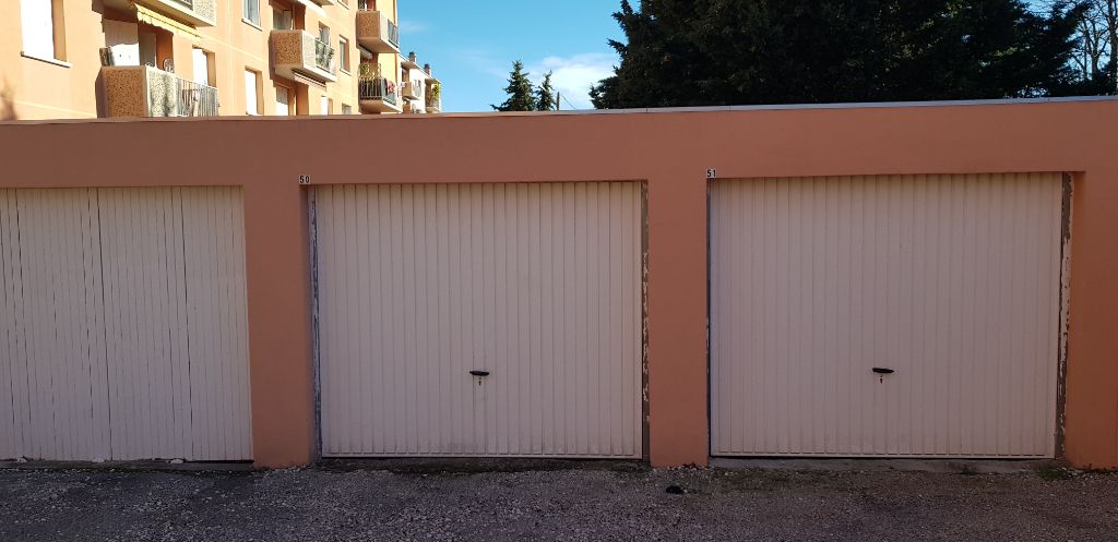 Parking / box