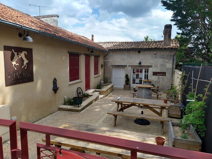 Maison de village avec dépendances - Parcoul  (Dordogne) 5 pièce(s) 180 m2