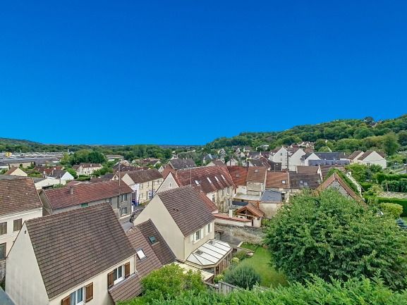 APPARTEMENT T5 - 86M² - 4 CHAMBRES - CAVE - PARKING - 60290 LAIGNEVILLE