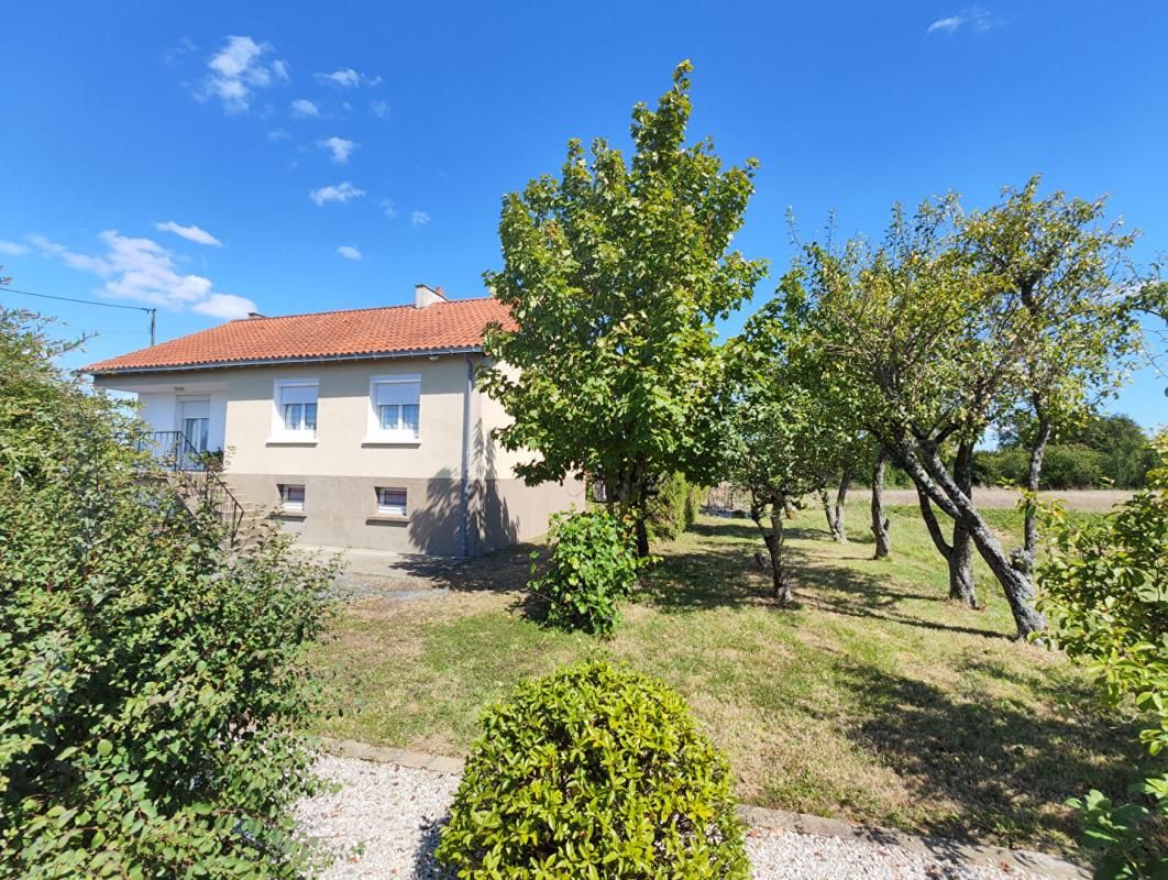 Maison - 90 m2 - 4 chambres - garage et  jardin