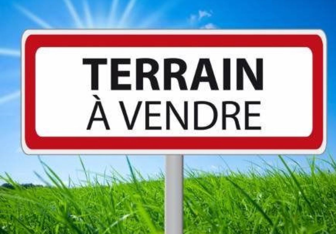 dernier tres beau terrain constructible a 31.5  le m²dans un endroit calme mais pas isolé a St Christophe enBresse