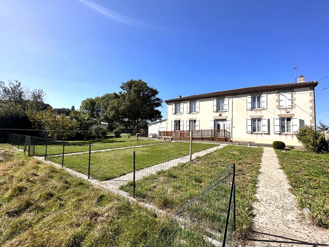 Maison La Chapelle Largeau 5 pièce(s) 186 m2