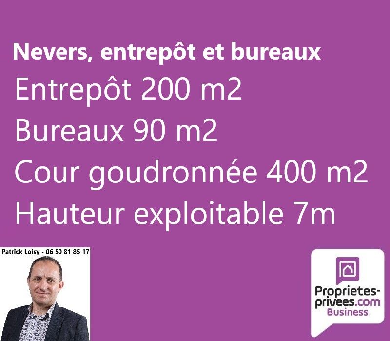 NEVERS - Entrepôt avec parking goudronné