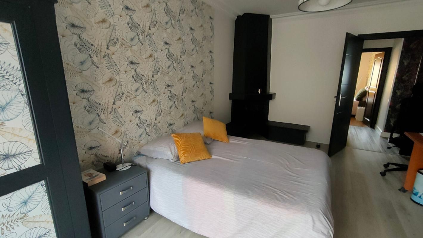 FONTENAY-LE-COMTE Appartement Fontenay Le Comte 4 pièce(s) 76.70 m2 4