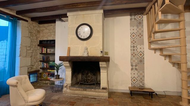 A VENDRE Maison 10 pièce(s) 205 m2 VOUNEUIL SUR VIENNE