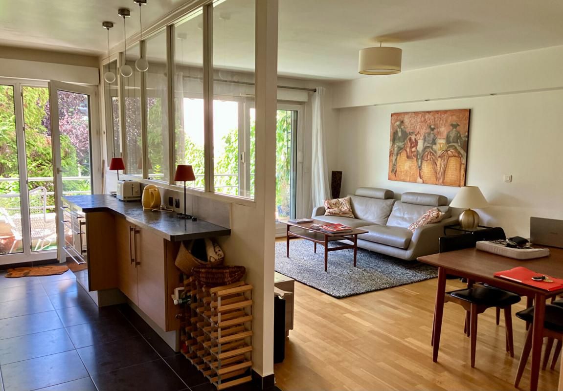 MONTROUGE Très beau T3 avec balcon sur jardin - 65 m2 - Montrouge quartier piscine et marché 2
