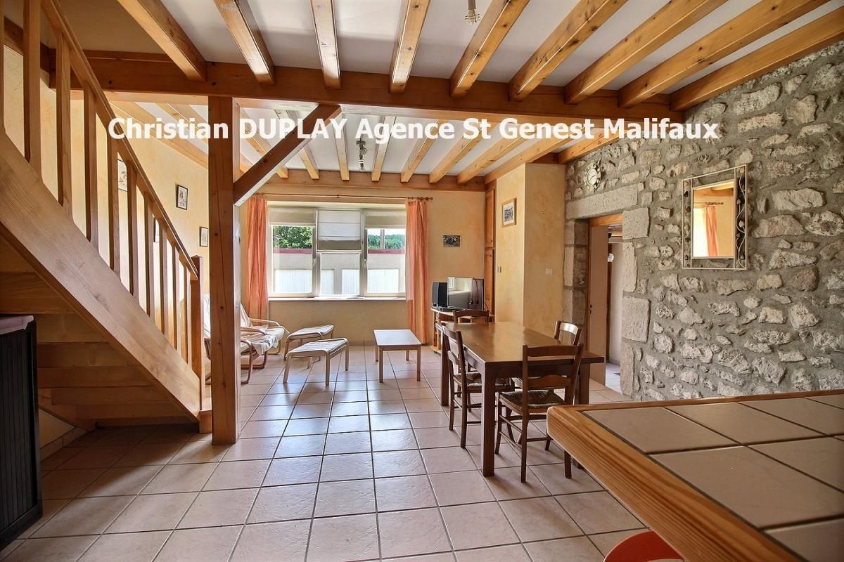SAINT-ROMAIN-LACHALM SOUS COMPROMIS Saint Romain Lachalm 43620 Maison pierre 159m² habitables 4 chambres garages cave sur 500m² de terrain 2