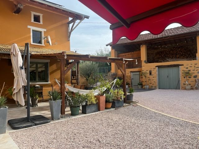 Maison 6 pièces 194 m2 Saint Pierre Le Vieux 71520