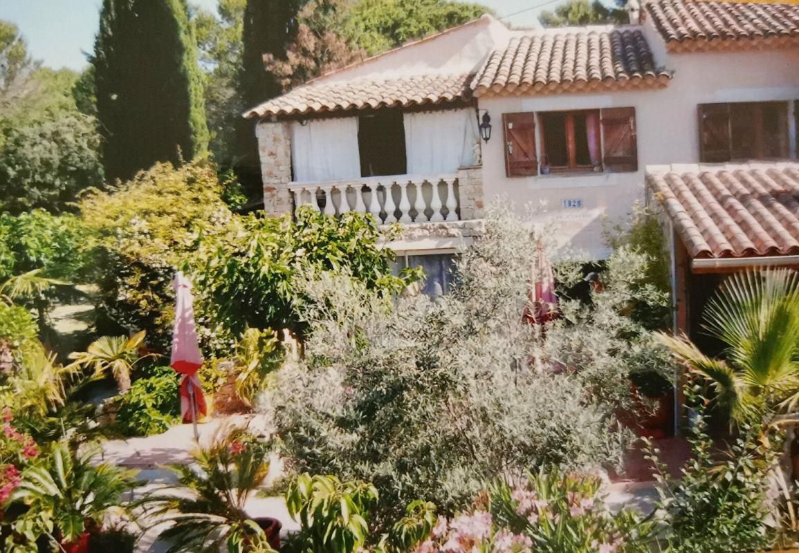 ROQUEBRUNE-SUR-ARGENS Propriété 10 pièces 300m2 Roquebrune Sur Argens (83520) 1