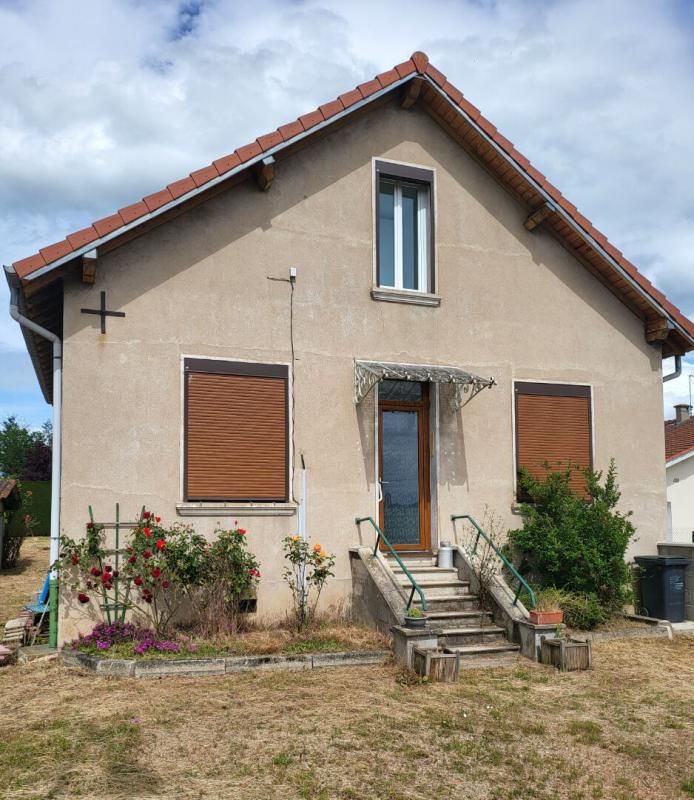 FEURS Maison avec terrain clos de 590 m2 1