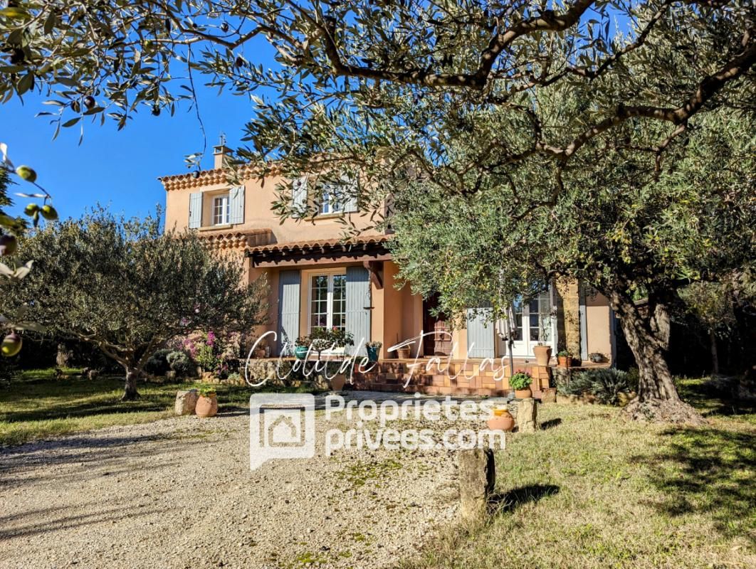 Maison 3 chambres avec garage, terrain clos et arboré de 810 m²