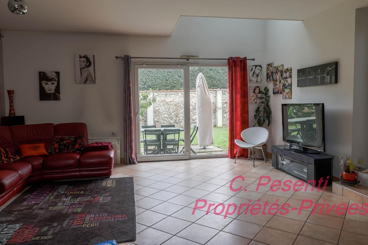 Maison St Thibault Des Vignes 7 pièce(s) 136 m2