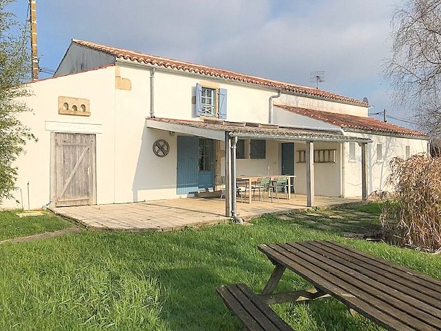 Location meublée Maison La Ronde 150 m2 3 chambres grand jardin