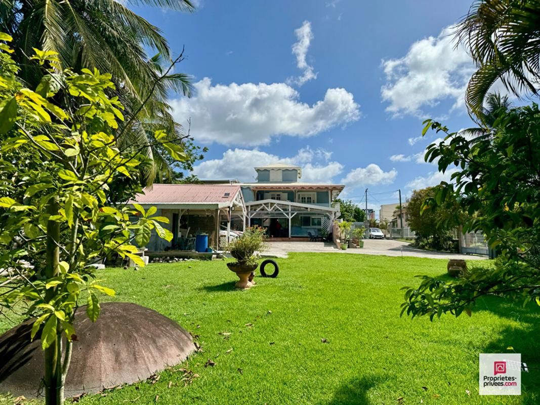 Villa 9 pièces 230 m2 Le Lamentin