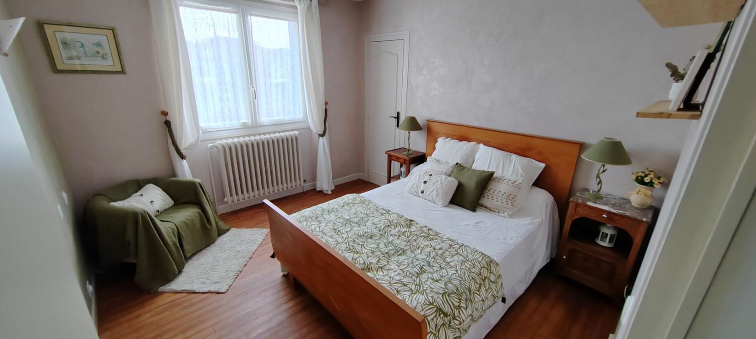 CHATEAUROUX Exclu : Maison habitable de suite à Châteauroux 4 chambres, nombreuses dépendances et très grand jardin 4