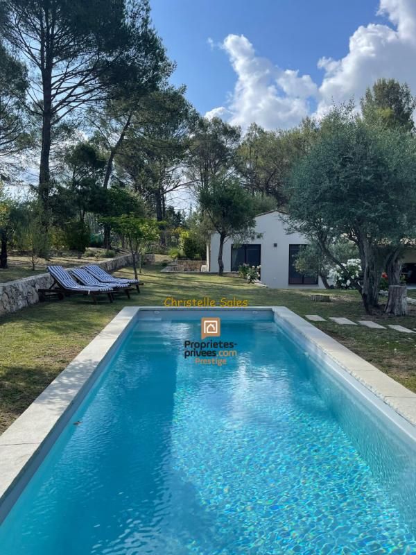 Villa moderne de plain-pied 5 pièce(s) 125 m2 avec piscine