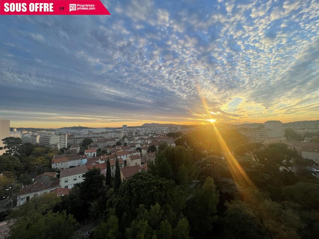 Rare à la Vente, Dernier étage, Splendide appartement F5 de 121 m² avec deux places de parking - Les hauts de Claret - Toulon (83000)