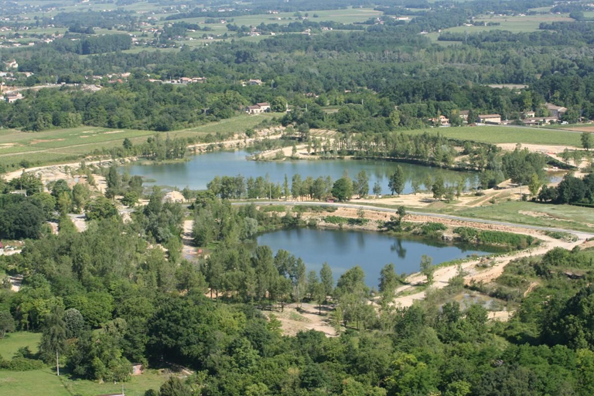 SAINT-ANDRE-DE-CUBZAC PROPRIETE : BASE DE LOISIRS -13 HECTARES AVEC LAC 1