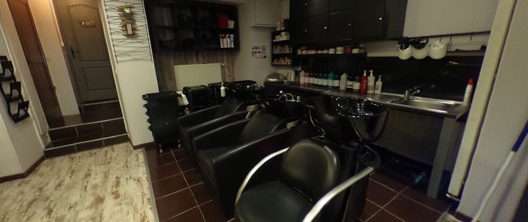 MOREZ 39400 Hauts de Bienne, centre-ville, SALON DE COIFFURE ET ESTHETIQUE 4