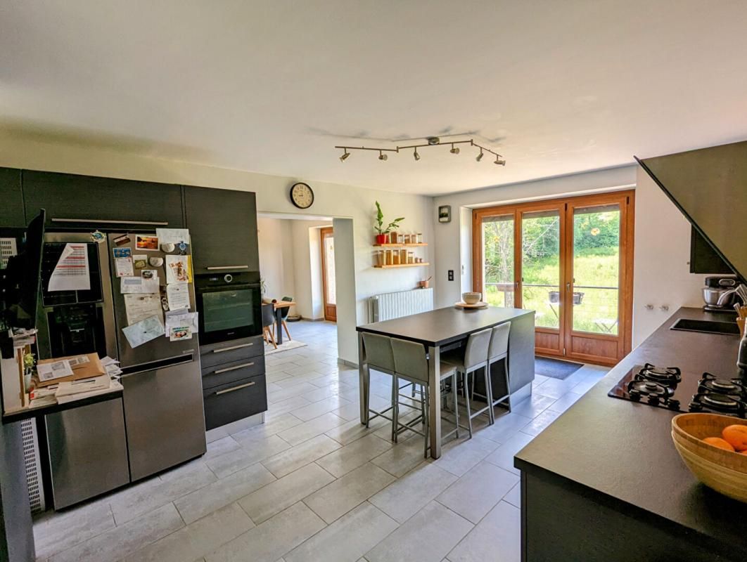 Maison mitoyenne 227m² + Appartement T2