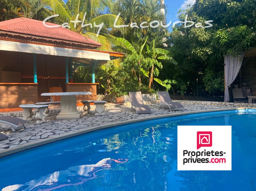 Belle Villa 7 pièces + appartement avec vue mer et piscine -Bouillante Guadeloupe
