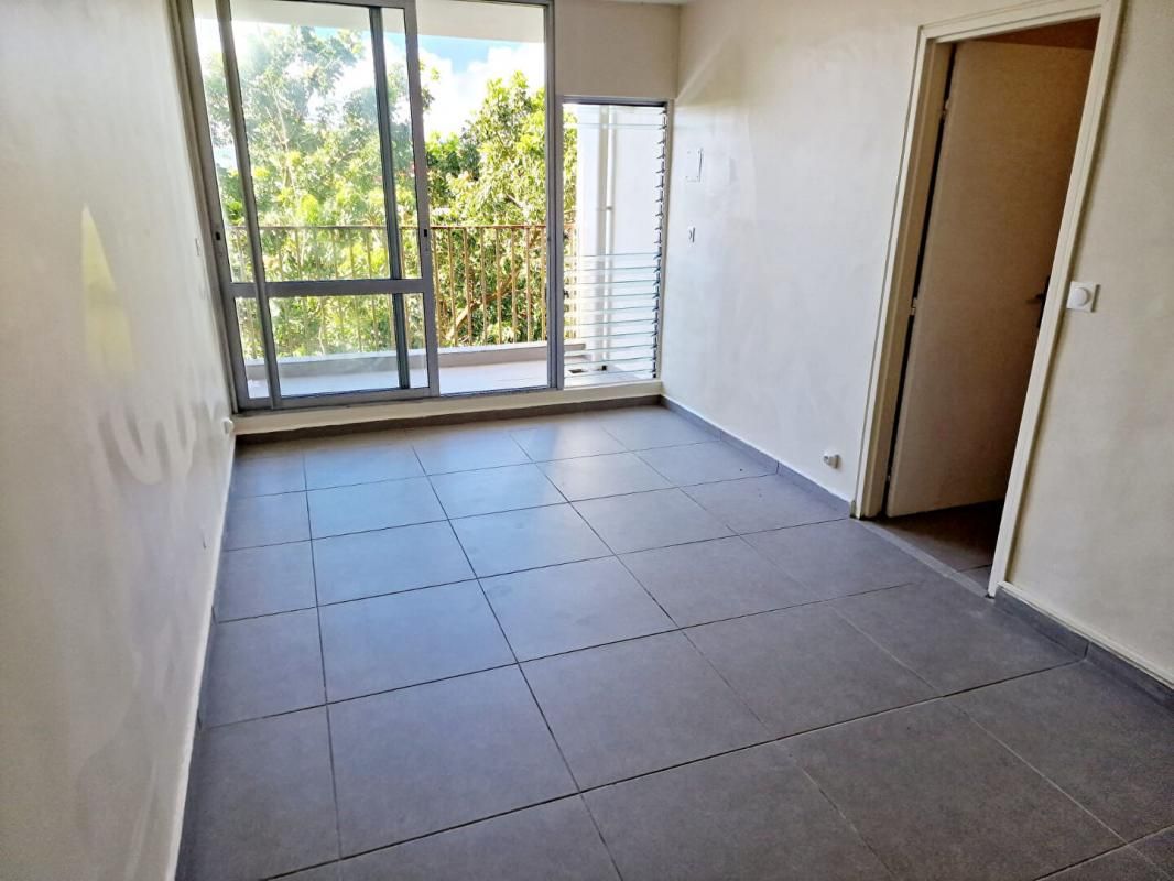 POINTE-A-PITRE Appartement 4 pièce(s) 71.65 m2 4